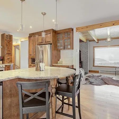 Cozy Haven With Spa & Stunning Views Baie-Saint-Paul Exterior photo