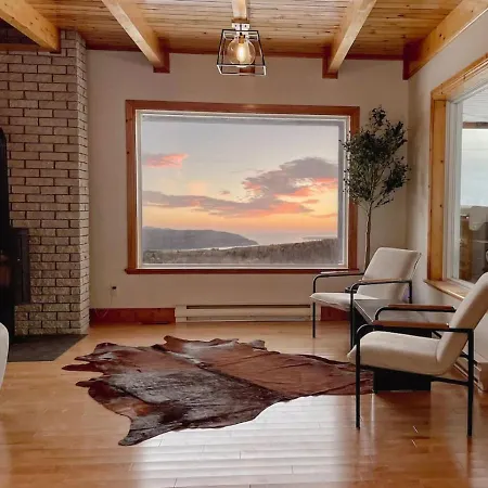 Cozy Haven With Spa & Stunning Views Baie-Saint-Paul Exterior photo