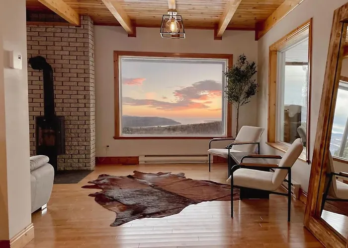 Cozy Haven With Spa & Stunning Views
