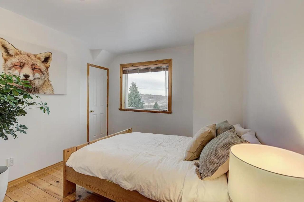 Cozy Haven With & Stunning Views Holiday home *