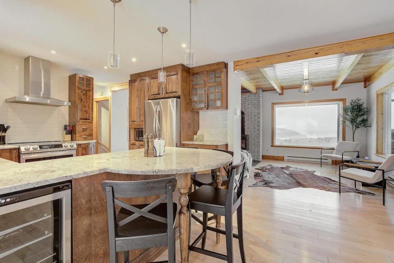 Cozy Haven With & Stunning Views