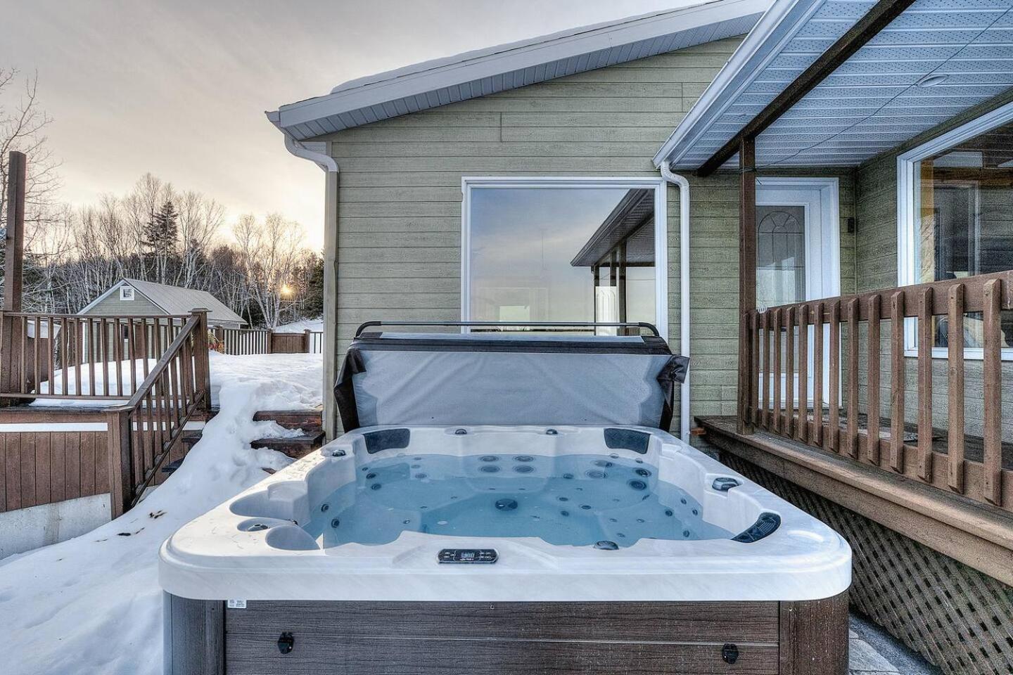 Holiday home Cozy Haven With & Stunning Views