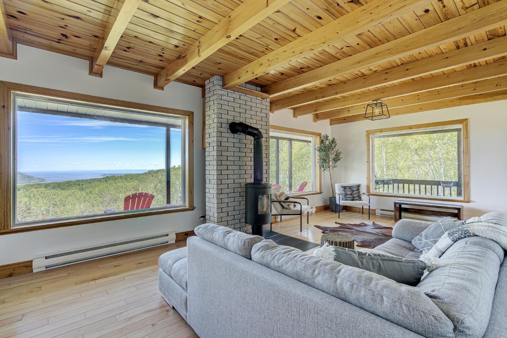 Cozy Haven With & Stunning Views Holiday home *