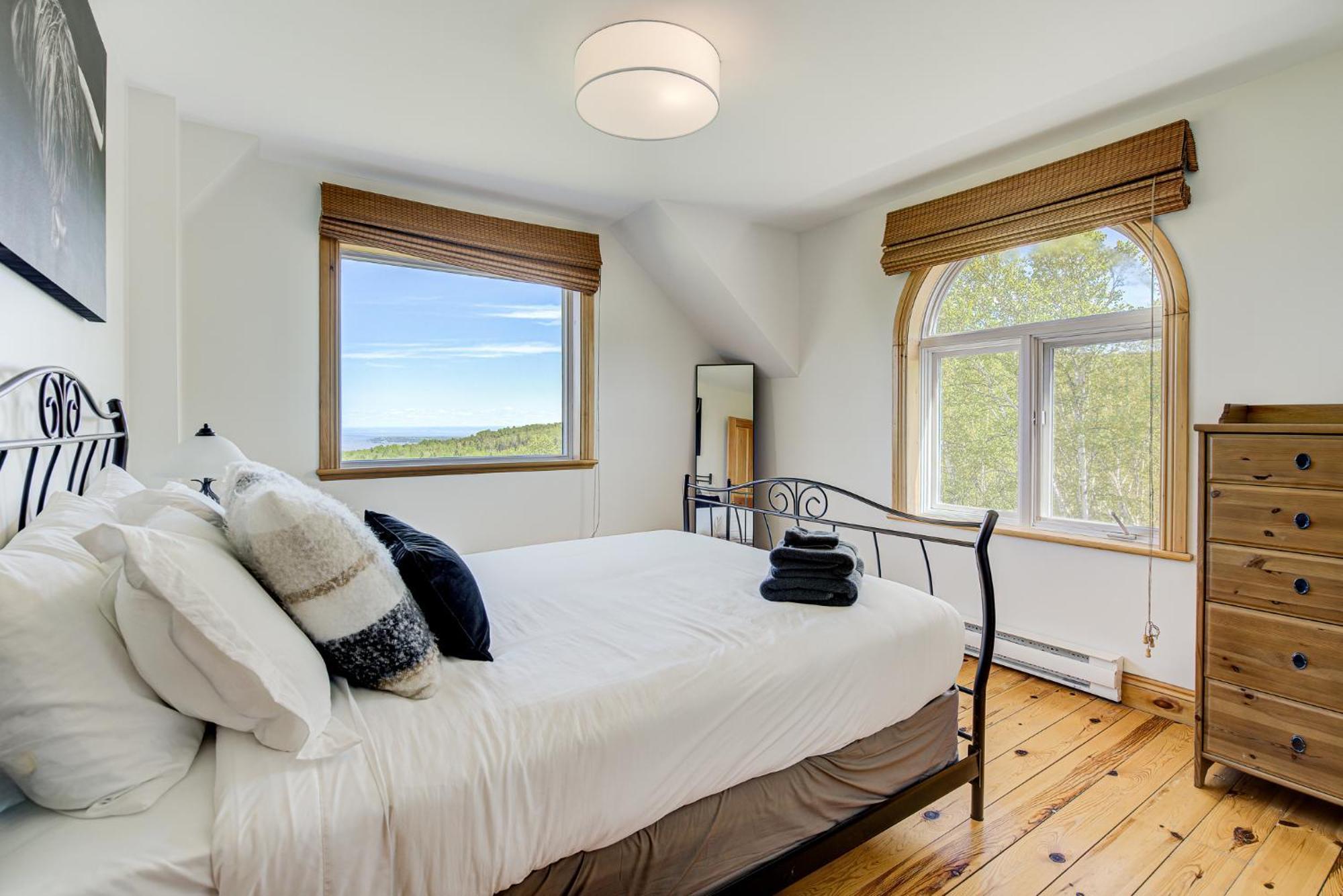 Cozy Haven With & Stunning Views Holiday home